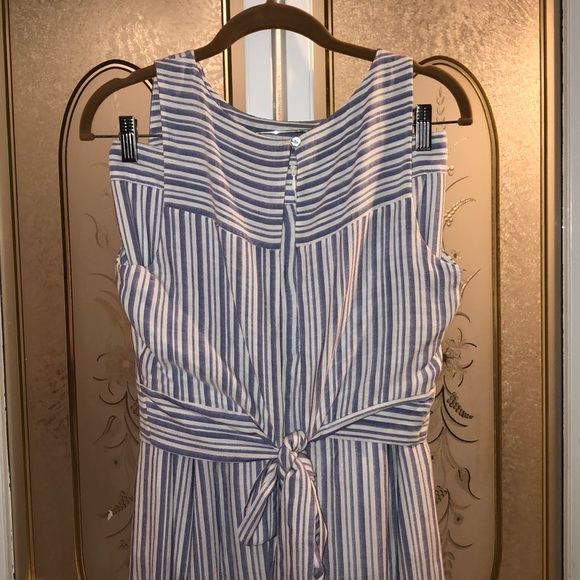 Two piece set.medium skirt small top. Never worn - Picture 4 of 7